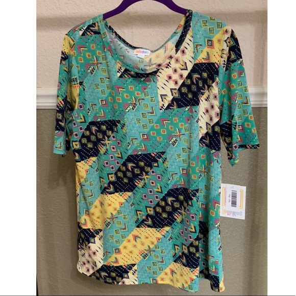 LuLaRoe Tops - 2XL LuLaRoe Gigi